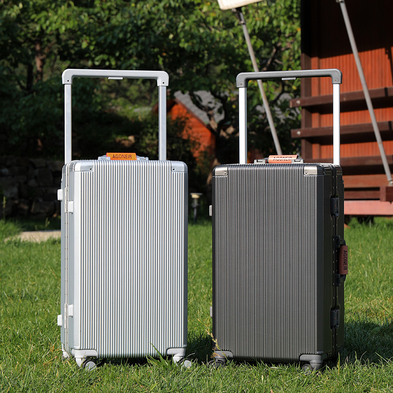 Дорожный чемодан на колесиках, – обзор и цена Aluminum Frame Carry On Luggage